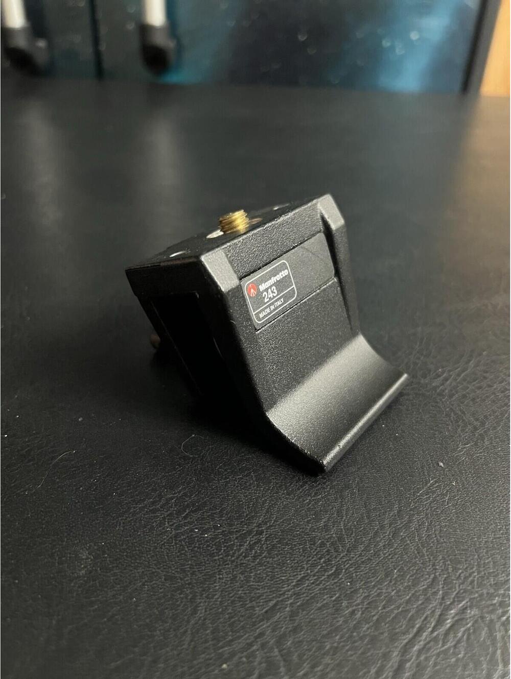 Manfrotto 243 Car Window Pod Camera Mount Vehicle Rest– Italy